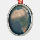 Volle aarde vanuit de ruimte boven het Afrikaanse  Metalen Ornament (Links)