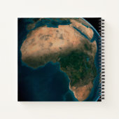 Volle aarde vanuit de ruimte boven het Afrikaanse  Notitieboek (Achterkant)