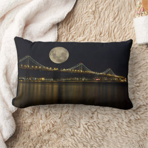 Volle maan boven de Bay Bridge Kussen