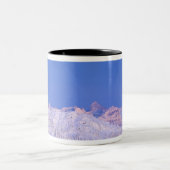 Volle maan boven Glacier National Park Tweekleurige Koffiemok (Center)