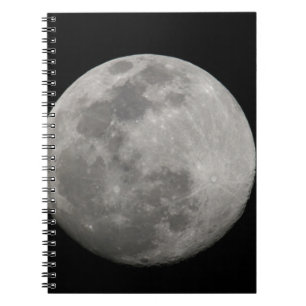 Volle maan in zwart-wit. Credit: Arthur Notitieboek