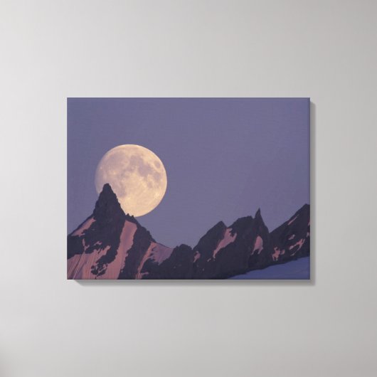Volle Maan Komt Op | Chugach Mountains Alaska Canvas Afdruk (Voorkant)