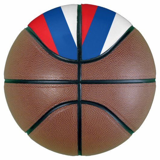 Volledig basketbal met vlag van Slowakije (Rechts)