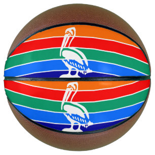 Volledig basketbal met vlag van St. Petersburg