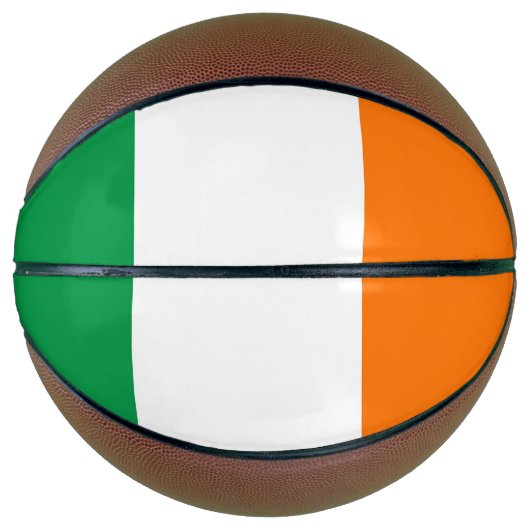 Volledig Basketball met vlag van Ierland Basketbal (Voorkant)