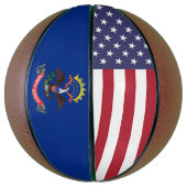 Volledig Basketball met vlag van North Dakota Basketbal (Verticaal)