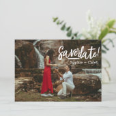 Volledig fotodesign met modern lettertype save the date (Staand voorkant)