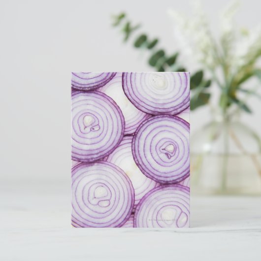 Volledig lijst gesneden rode ui, wit briefkaart (Staand voorkant)