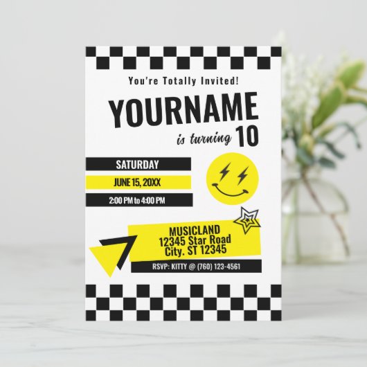 Volledig Retro Verjaardag Uitnodiging (Geel) (Staand voorkant)