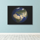Volledig uitzicht van de Aarde in Afrika, Europa e Canvas Afdruk (Insitu (Houten vloer))