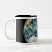 Volledig uitzicht van de Aarde met Antarctica Tweekleurige Koffiemok (Links)