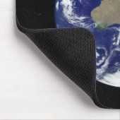 Volledig verlichte aarde gecentreerd op Australië  Muismat (Hoek)