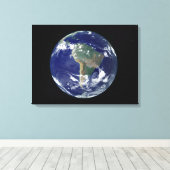 Volledig verlichte aarde in Zuid-Amerika Canvas Afdruk (Insitu (Houten vloer))