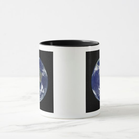 Volledig verlichte aarde in Zuid-Amerika Mok (Midden)