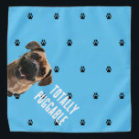 Volledig verplaatsbare Pet Bandana<br><div class="desc">Je pug kon er niet meer op lijken dan in deze hand getrokken huisbandiaan!</div>