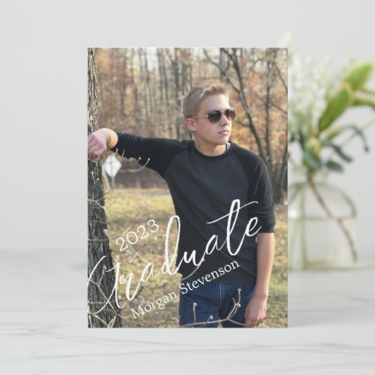 Volledige aankondiging van het Afstuderen van de F (Staand voorkant)