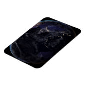 Volledige Aarde die de lichten van de stad van Azi Magneet (Linkerzijde)