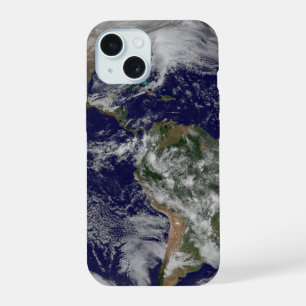 Volledige aarde met een krachtige winterstorm. iPhone 15 case