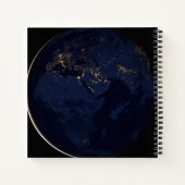Volledige Aarde met stadslichten Notitieboek (Achterkant)