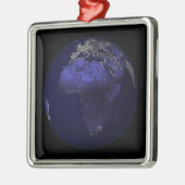 Volledige Aarde 's nachts met Afrika en Europa Metalen Ornament (Links)