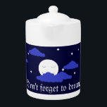 Volledige maan bij Midnight & Stars Teapot Theepot<br><div class="desc">Deze maan schijnt helder,  vergezeld van sterren. Maar binnenkort zal het slapen. Tot die tijd is het leuk om gewoon te schijnen. . Origineel werk; c) Sharon Lee Hudson. Alle rechten voorbehouden.</div>