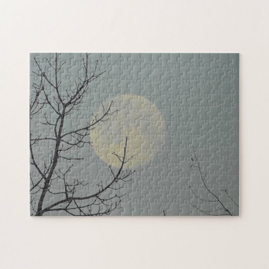 Volledige maan door de bomen legpuzzel (Horizontaal)