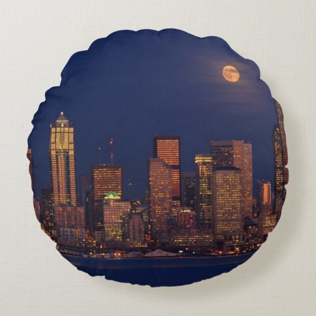 Volledige maan over de skyline van Seattle Rond Kussen (Voorkant)