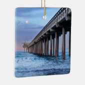 Volledige maan over pier, Californië Keramisch Ornament (Rechts)