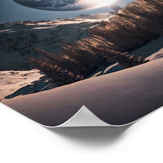 Volledige maan over sneeuwberg van bomen poster (Hoek)