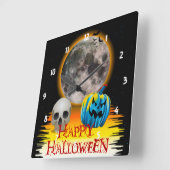 Volledige maan, schedel en blauwe pompoen bij nach vierkante klok (Hoek)