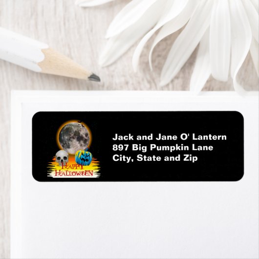 Volledige maan, schedel en blauwe pompoen op nacht etiket (Insitu)