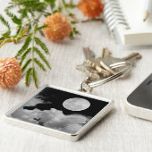VOLLEDIGE MOON CLOUDS BLACK EN WHITE SLEUTELHANGER (Zijkant)
