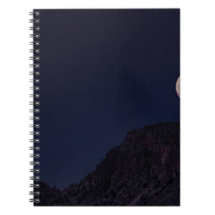 VOLLEDIGE MOON OVER DE MONTAGE NOTITIEBOEK