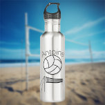 Volleybal en net gepersonaliseerd waterfles<br><div class="desc">Jouw naam boven een volleybal die hoog boven het net vaart.</div>