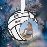 Volleybal Speler Naam Nummer Foto Keepsake Ornament<br><div class="desc">Dit ontwerp heeft een volleybalachtergrond met ruimte voor een naam, nummer en foto. Klik op de knop aanpassen voor meer flexibiliteit bij het aanpassen van de tekst! Variaties van dit ontwerp en coördinerende producten zijn beschikbaar in onze winkel, zazzle.com/store/doodlelulu. Neem contact met ons op als u dit ontwerp op een...</div>