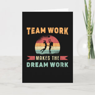 Volleybal teamwerk maakt droom werk strand retro kaart