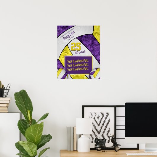 Volleybalteam voor paars-gele meisjes poster (Thuiskantoor)