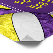 Volleybalteam voor paars-gele meisjes poster (Hoek)