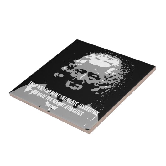 Voltaire - Absurdities Tegeltje (Zijkant)