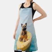 Volwassen bruine Franse bulldog op kayak Schort (Insitu)