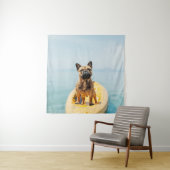 Volwassen bruine Franse bulldog op kayak Wandkleed (In situ)