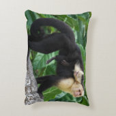 Volwassen capuchin-aap die Baby op de rug draagt Accent Kussen (Achterkant (Verticaal))