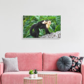 Volwassen capuchin-aap die Baby op de rug draagt Canvas Afdruk (Insitu (Woonkamer))