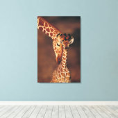 Volwassen Giraffe met kalf (Giraffa camelopardalis Canvas Afdruk (Insitu (Houten vloer))