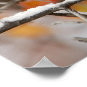 Volwassen met zwarte capuchon in de sneeuw poster (Hoek)