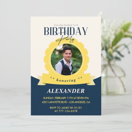 Volwassen verjaardag 15e verjaardag uitnodiging Mo (Staand voorkant)