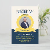 Volwassen verjaardag 70e verjaardag uitnodiging Mo (Staand voorkant)