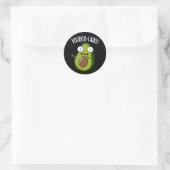 Voodoo-cado Funny Avocado Pun Dark BG Ronde Sticker (Tas)