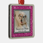 Voor altijd in ons hart Roze Glitter Dog Memorial Metalen Ornament (Rechts)