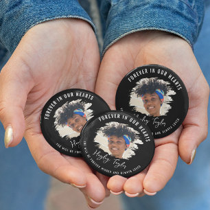 Voor altijd in onze harten   Geborsteld effect fot Ronde Button 5,7 Cm